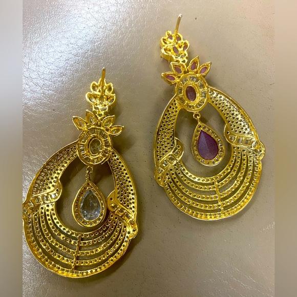 Stunning American Diamond Chandelier Earrings! BRAND NEW. NEVER USED. - Picture 5 of 5